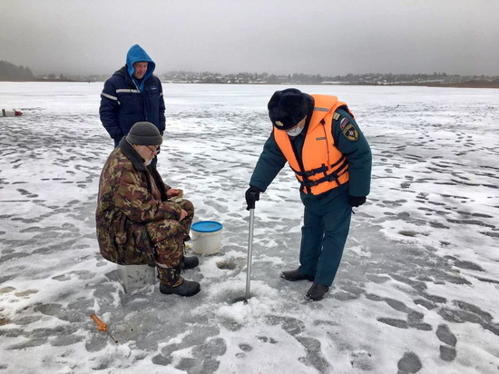 8 января рейды на водоемах проводят патрули на четырех территориях Смоленщины