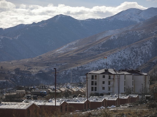 Миротворцы помогли вернуться в свои дома в Карабахе 48 тыс. беженцев