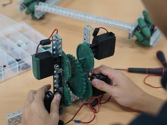 Томские школьники стали победителями олимпиады по робототехнике