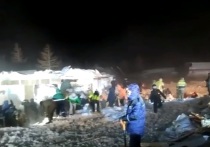 В Красноярском крае из-за схода лавины под снегом оказались здания горнолыжного курорта “Гора Отдельная”