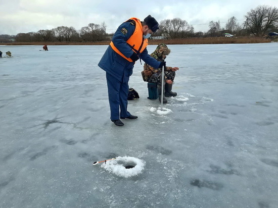 В Смоленской области патрули снова прошли по излюбленным местам зимней рыбалки