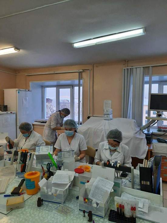 В Туве 8-9 января началась вакцинация медиков против коронавируса