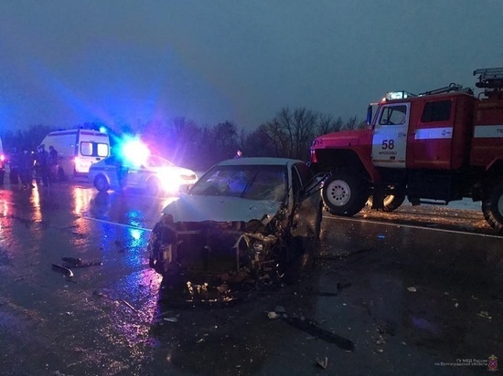 Пассажирка пострадала в ДТП с двумя иномарками в Волгоградской области
