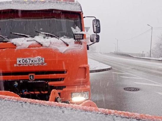 Дороги Краснодара очищают от снега