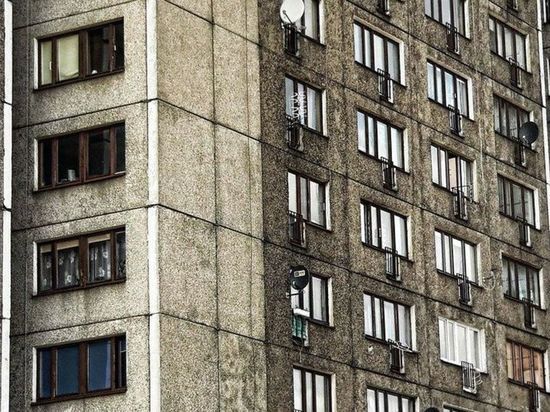 В Кемерове женщина выпала с седьмого этажа