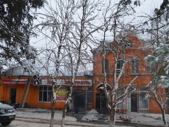 В Тверской области во время пожара в магазине выгорели соседние исторические здания
