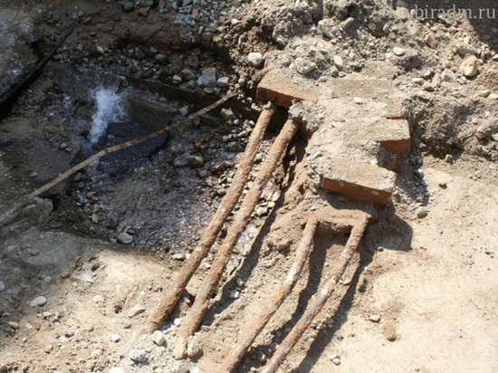 В биробиджанской гимназии случился порыв на водопроводе