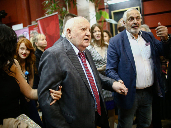 Горбачев заявил о необходимости закрепить с Байденом недопустимость ядерной войны