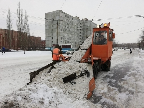 Более 4 тысяч кубометров снега вывезли с улиц Омска