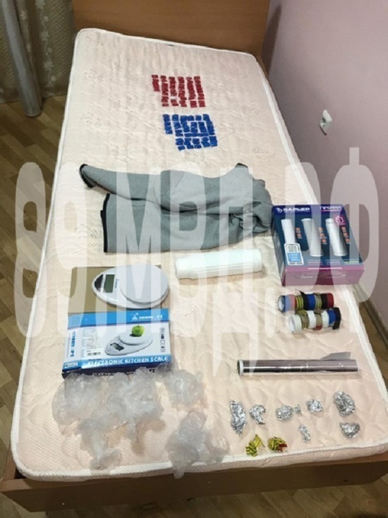 Полицейские из Ямала поймали в Москве наркоторговца с 2 кг «синтетики»