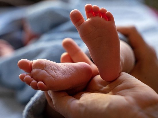9,5 тыс псковских семей получили сертификат "Подарок новорожденному"