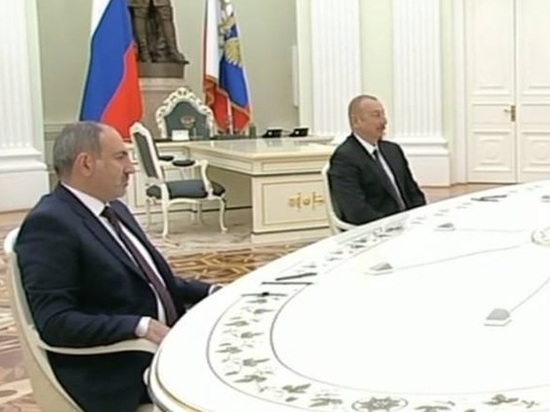 Алиев и Пашинян не обменялись рукопожатиями на встрече в Москве