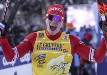 Александр Большунов второй год подряд выиграл многодневку «Тур де Ски», третье место в общем зачете занял Денис Спицов