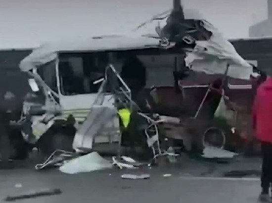 Число пострадавших в ДТП с военными автобусами возросло до 41 человека