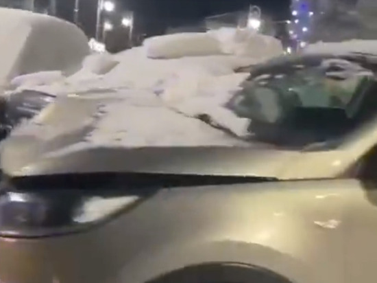 В Муравленко ночью пьяный лихач протаранил на парковке 5 авто