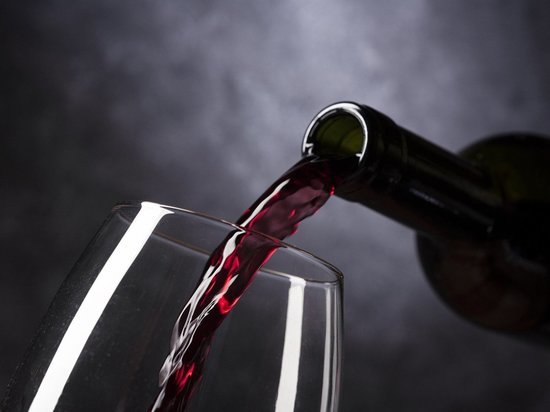 Ученые выяснили, как употребление вина снижает риск преждевременной смерти
