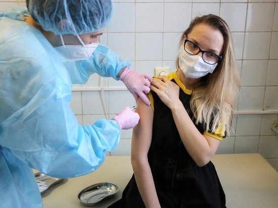 Еще 4,5 тысячи доз вакцины от коронавируса поступили в Новосибирскую область