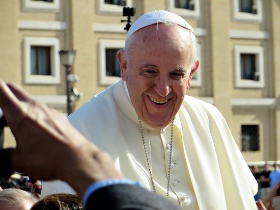 СМИ: Папа Римский Франциск вакцинировался от коронавируса