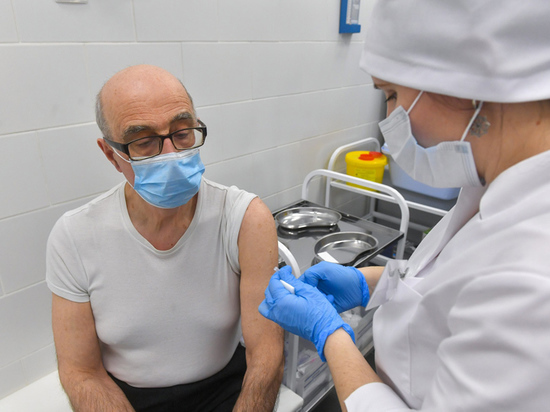 Вакцинация для москвичей старшего и пожилого возраста особенно важна