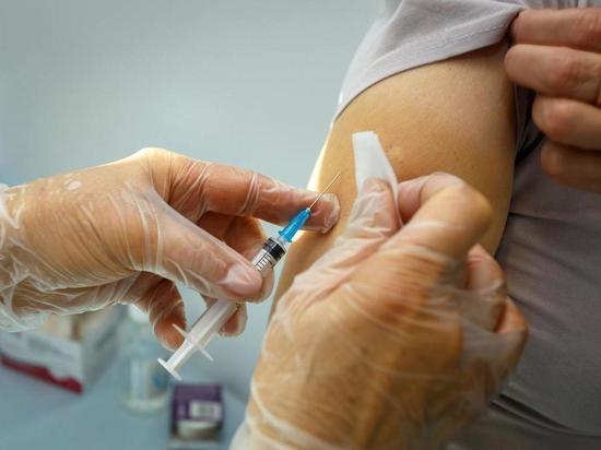 Минздрав поручил Омской области увеличить количество прививочных пунктов