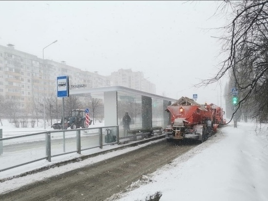 Белгородские коммунальные службы вышли на уборку снега