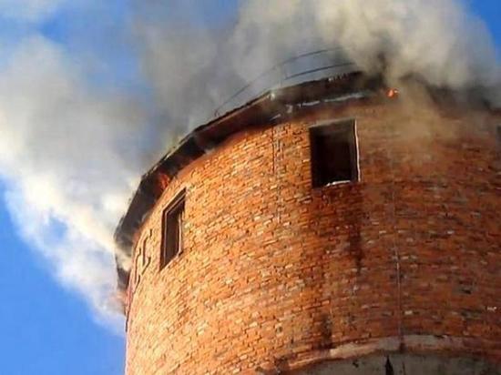 Пожарные Хакасии за сутки потушили водонапорную башню, баню и мусор