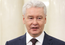 С понедельника 18 января московские школьники с 1 по 11 классы возвращаются в школы учиться в обычном режиме, сообщил мэр столицы Сергей Собянин на своем персональном сайте