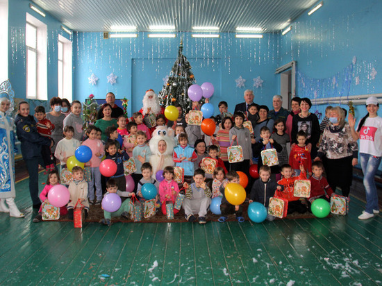 Профсоюз МЧС ДНР организовал утренник в Детском социальном центре
