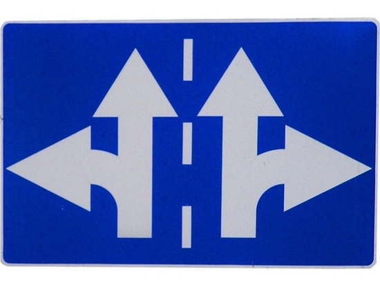 Обочины дорог на подъезде к Орску «ощетинились» дорожными знаками