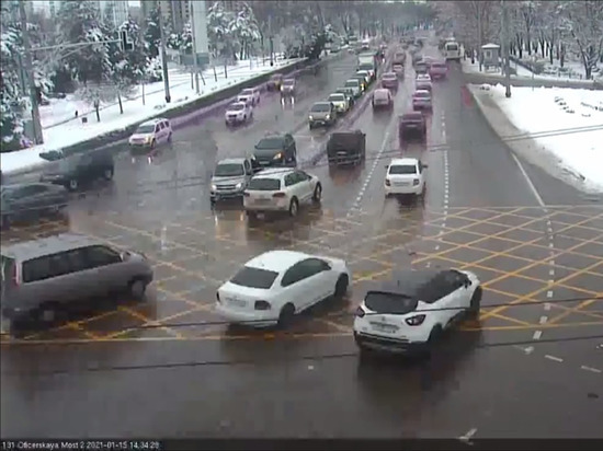 Основные магистрали Краснодара очищены от снега