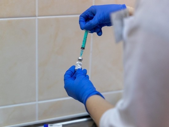 208 жителей Псковской области получили прививки от коронавируса