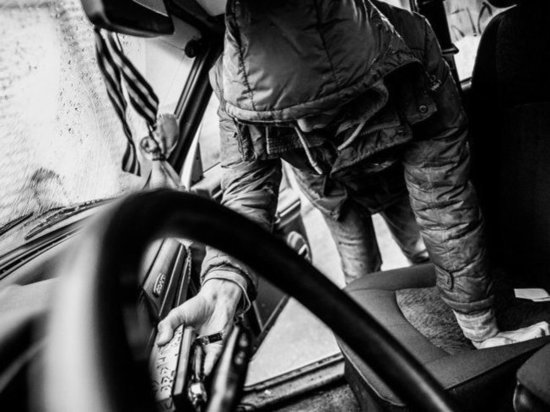 В столице Калмыкии подростки прокатились на угнанном авто