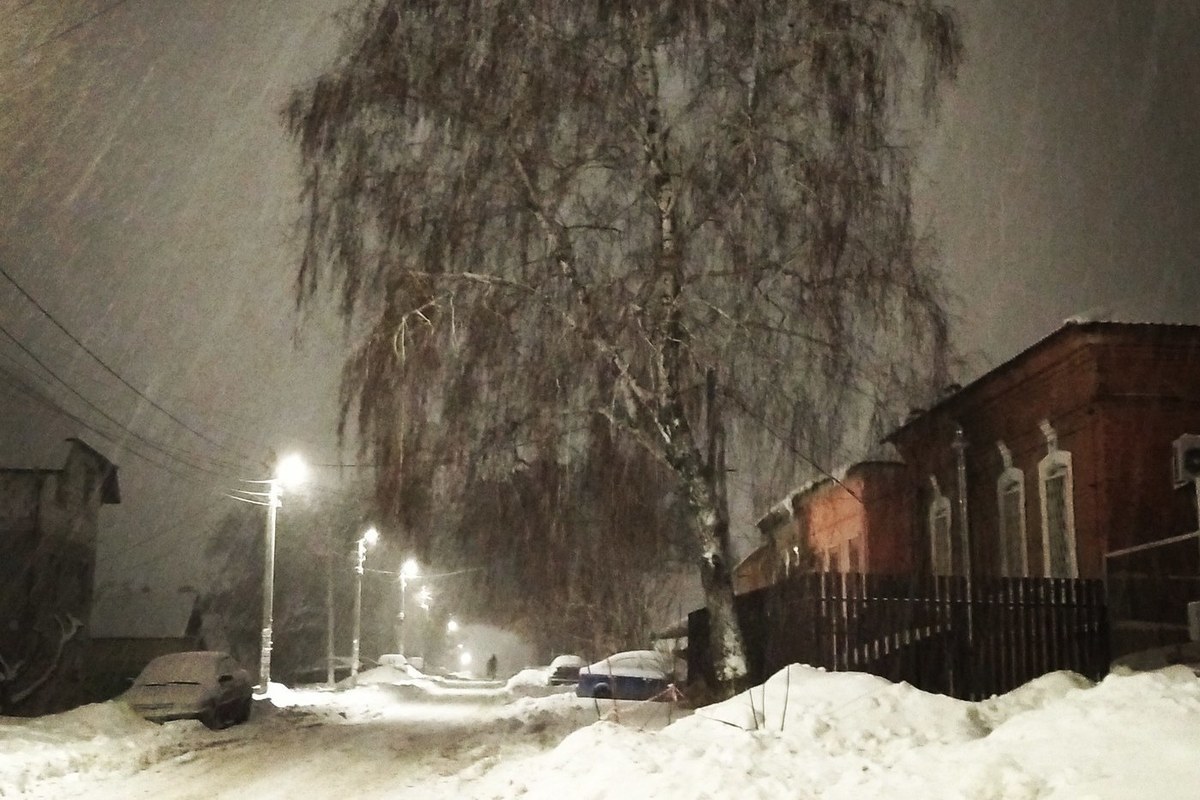 Около пяти. На Саратов идет снегопад. Когда выпадет снег в Саратовской области 2021. Сколько было снега 19 декабря в Саратове. Сколько было снега 19 декабря 2021 года в Саратове фото.