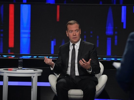 Медведев рассказал об «агрессивной риторике» Байдена в адрес России