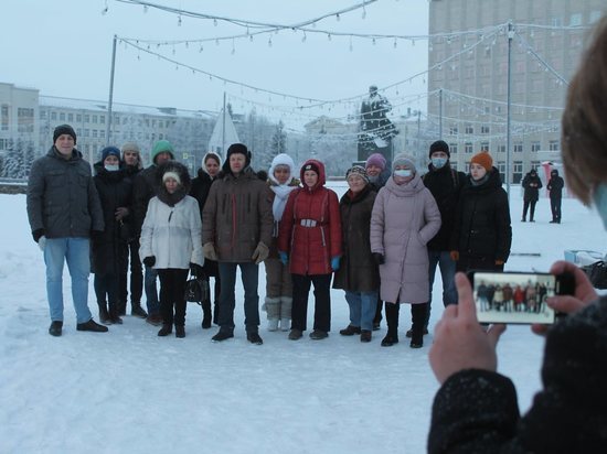 В Архангельске сторонники Навального собрались на центральной площади