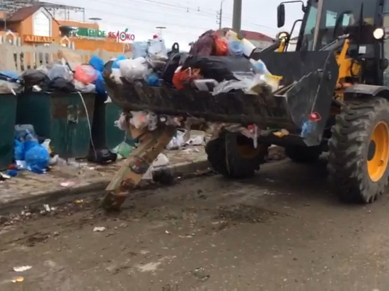 К вывозу мусора в Махачкале приступили городские службы