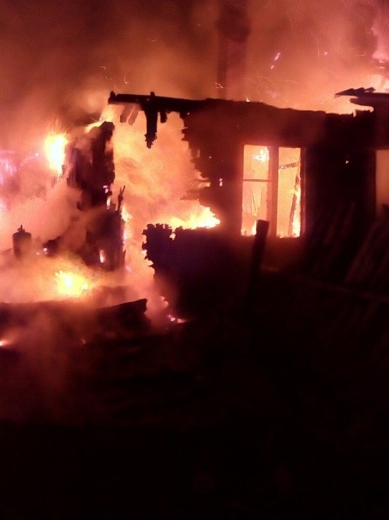 Ночной пожар в Ивановской области оставил семью без крова