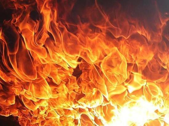 Жители посёлка Тверской области спасли женщину из пожара