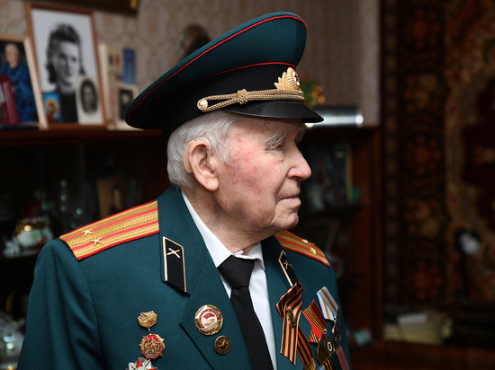 Игорь Руденя поздравил с юбилеем ветерана Великой Отечественной войны Ивана Овинникова