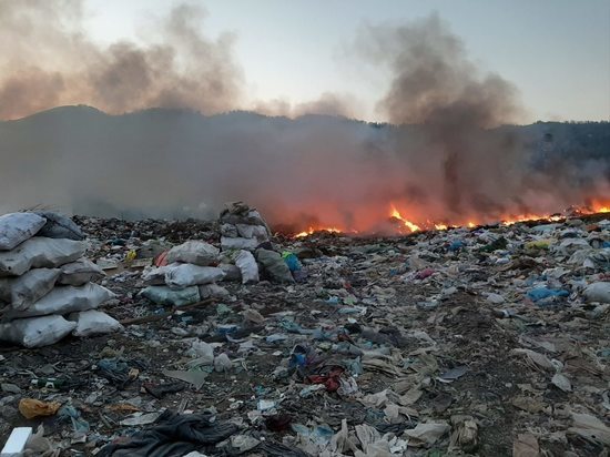 Городскую свалку потушили силами двух расчетов под Читой
