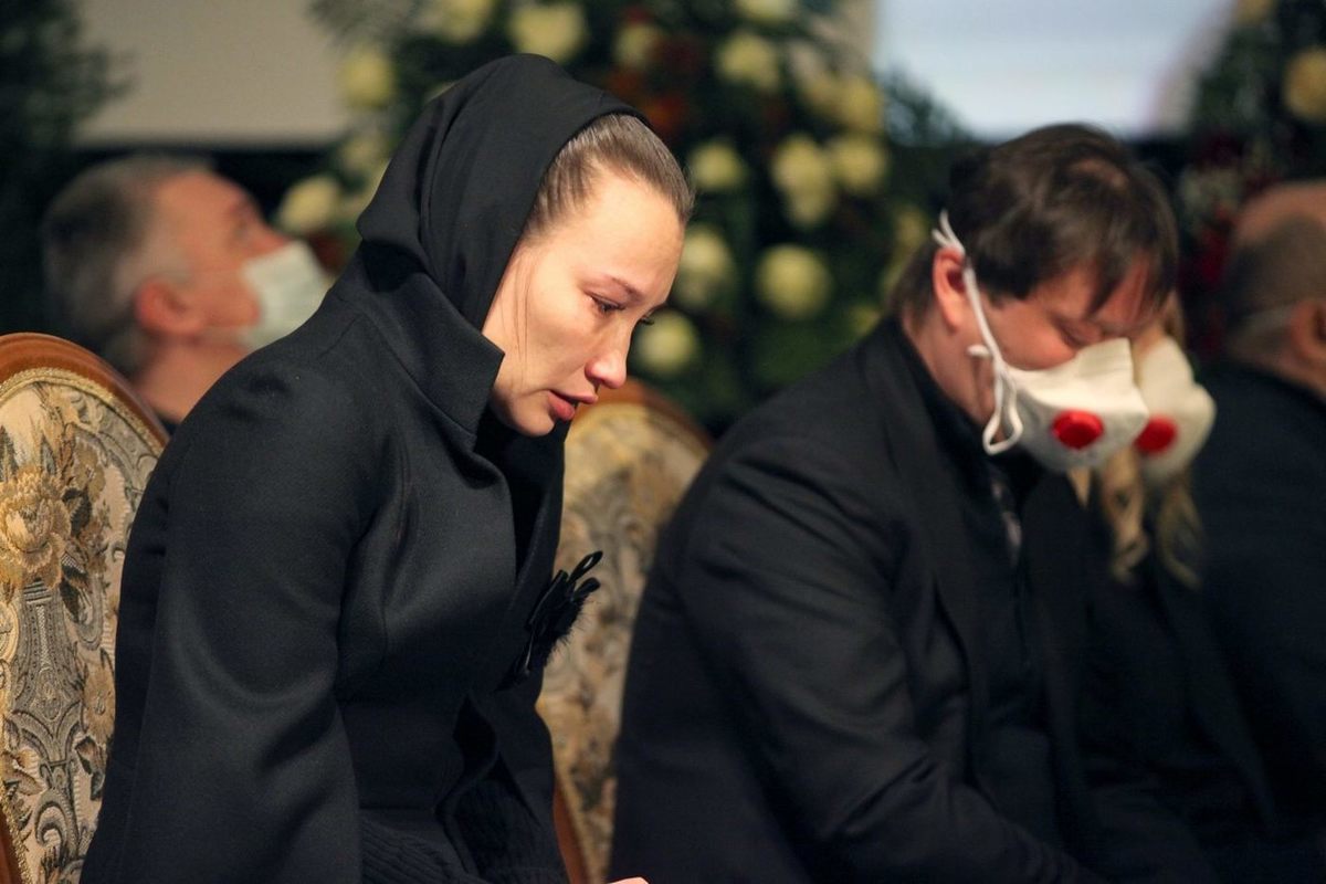 Вдова после похорон. Вдова Бориса Грачевского.