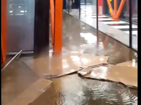 В аэропорту "Шереметьево" снова произошел потоп