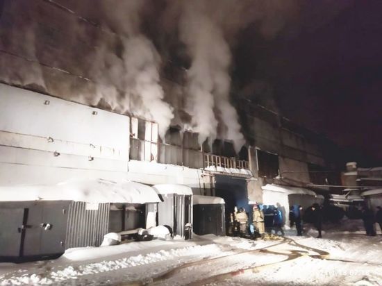Крупный пожар произошел на Уфимском фанерно-плитном комбинате