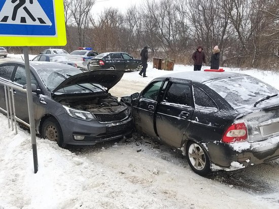 В Рязанской области столкнулись «Лада» и «Киа», пострадала водитель иномарки