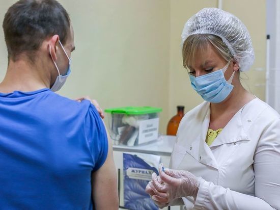 В Хакасии прививки от коронавируса поставили более 1200 человек