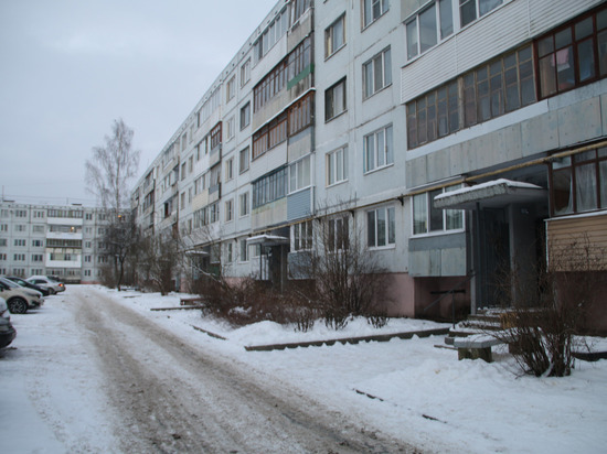 В многоэтажке на Запсковье по просьбе жильцов отремонтировали подъезды