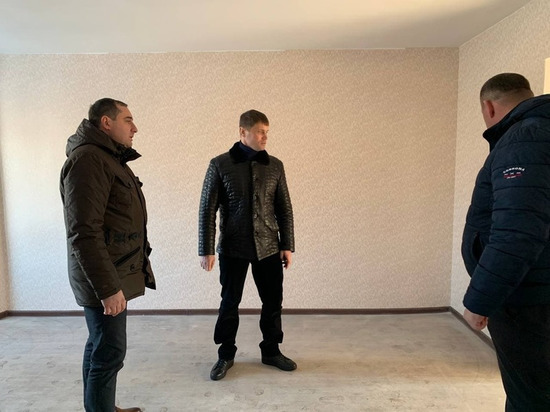 В городе Кировское восстановили четырехэтажный дом