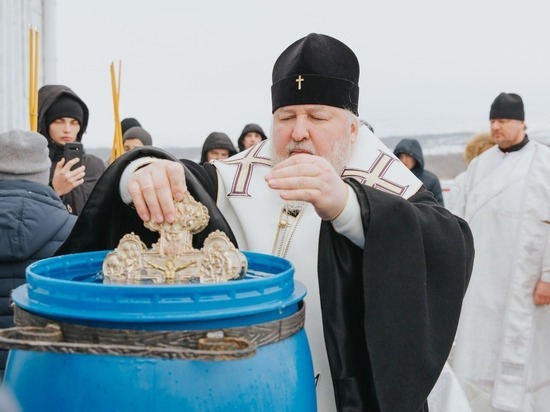 В Ставрополе провели крещенскую службу с освящением воды