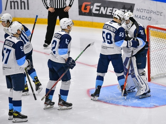 Молодые новосибирские хоккеисты одержали трудную победу в гостях