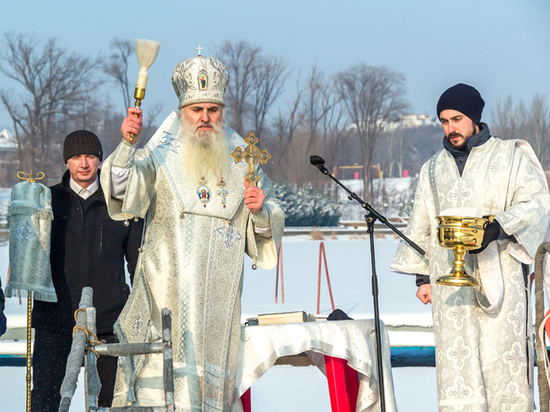 Как дончане в проруби купались: праздник Крещения в парке Щербакова